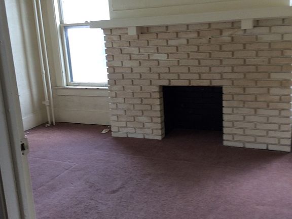 2nd image of 300 S 16th St APT 200