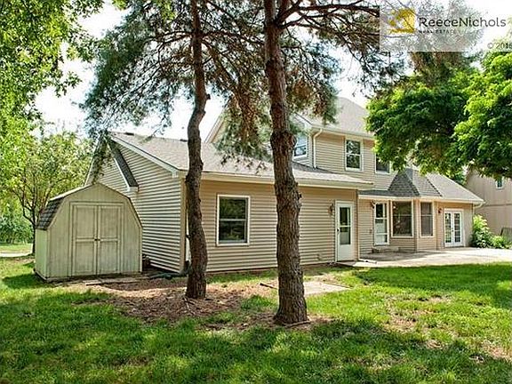 3rd image of 7734 Woodstone Ln