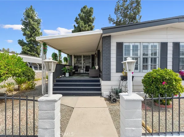 1353 Shadowglen Way, Corona, CA 92882