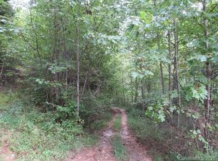 Trinity Pl, Burnsville, NC 28714