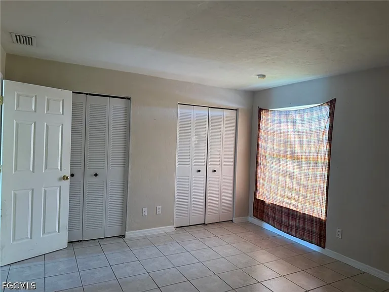 1131 S Loop Blvd — Photo 6