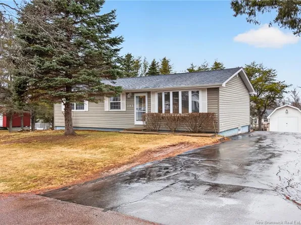 393 Marguerite St, Dieppe, NB E1A 7N7