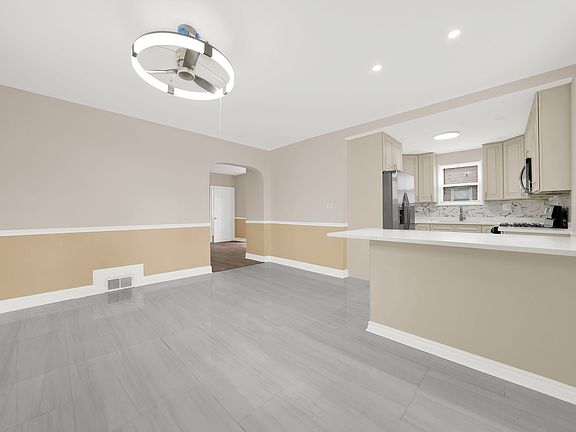 3rd image of 3237 W 64th Pl