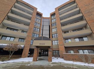 3406 Country Club Dr, Saint Clair Shores, MI 48082
