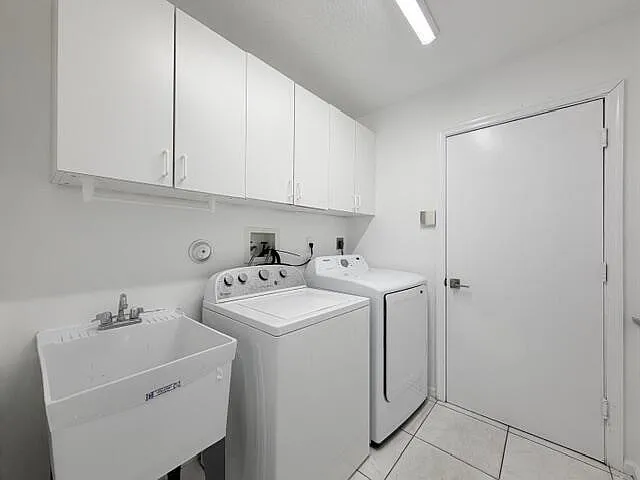 4853 NW 66th Ave — Photo 24