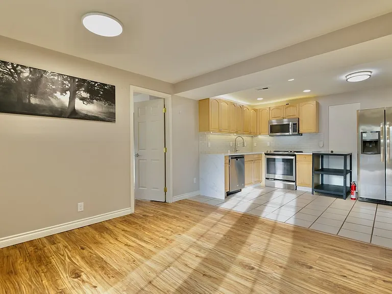 17305 Dayton Ave N — Photo 3