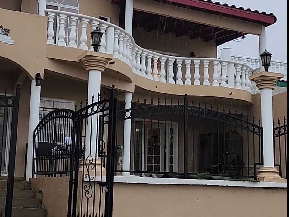 1st image of 57 Calle Zihuatanejo Gate