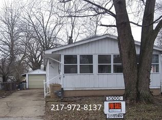907 N Fairlawn Ave, Decatur, IL 62522