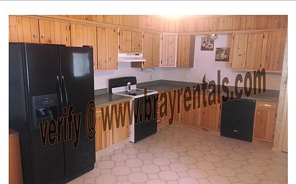 119 Anna Dr. kitchen