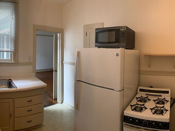 3rd image of 655 Steiner St #304