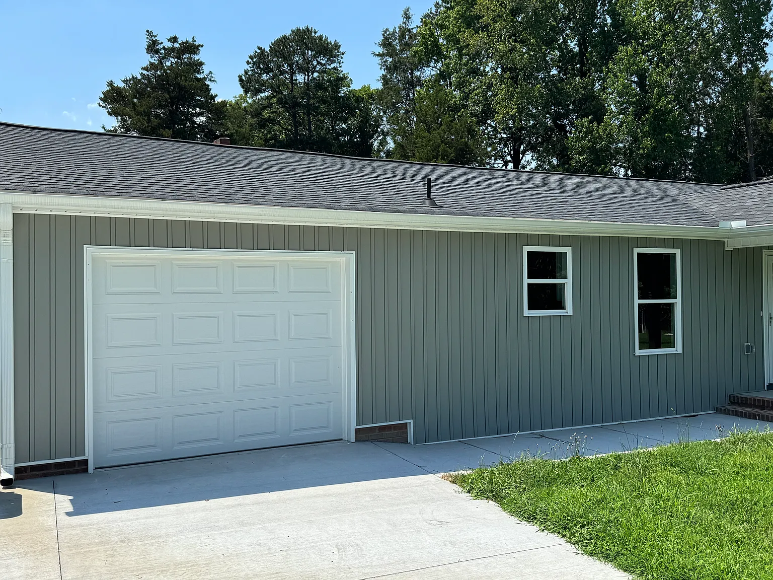 3 bed, 1420 sqft, $1,995 — Photo 2