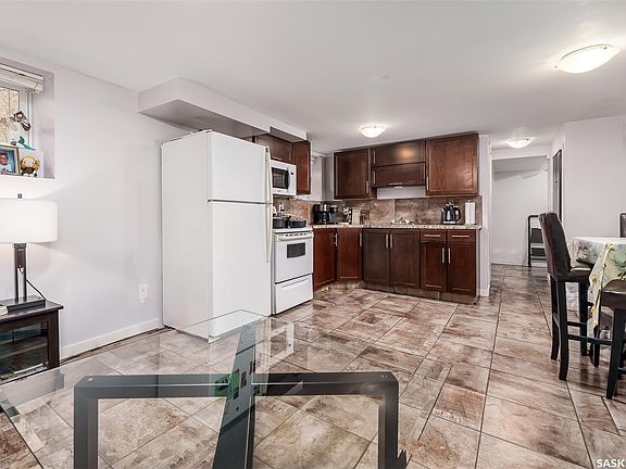 4th image of 267 Hochelaga St W