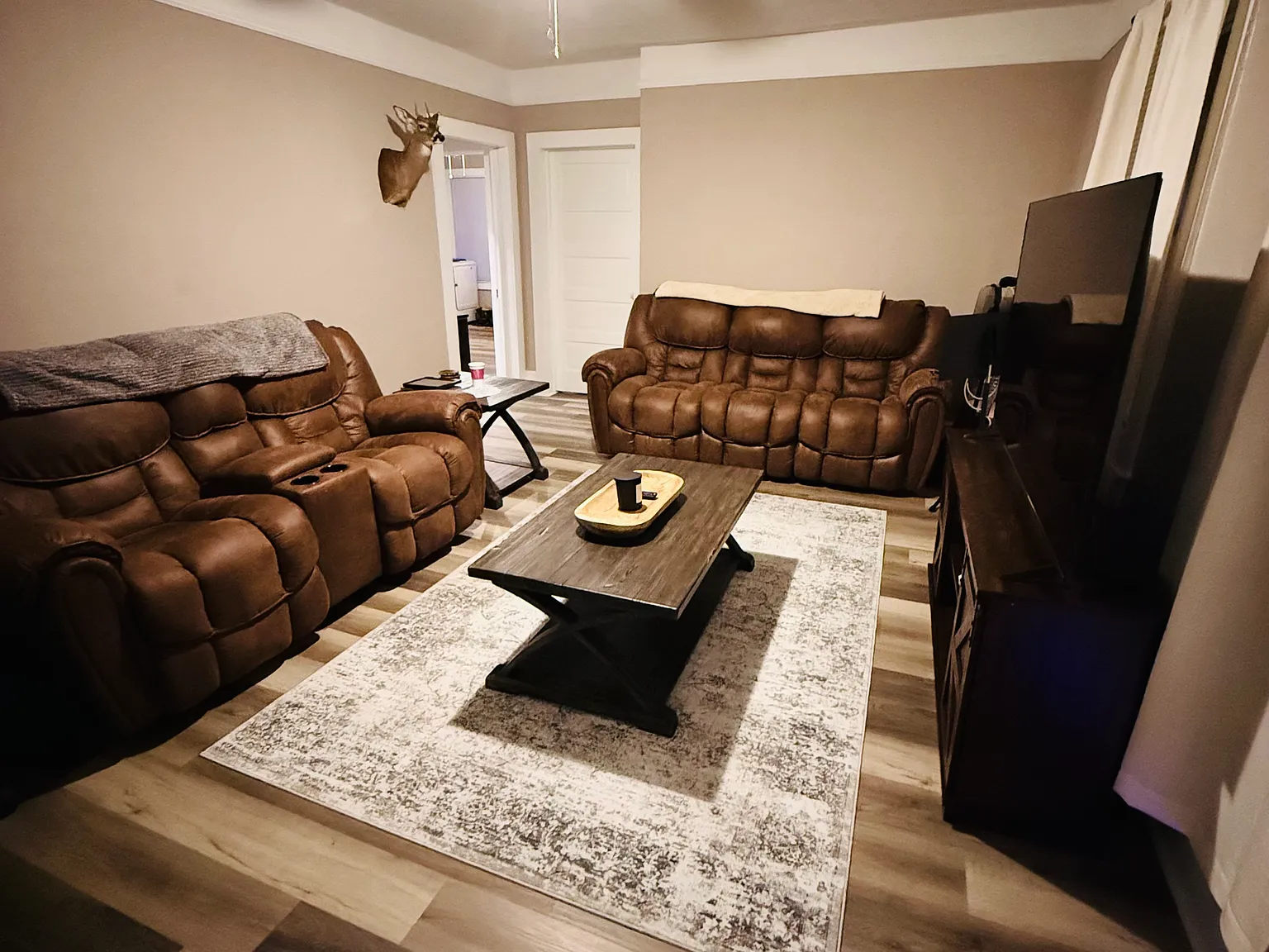 2 bed, $1,350 — Photo 2