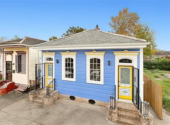 2nd image of 3116 Urquhart St