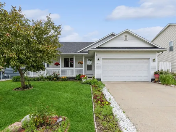 2501 Grand River Dr, Des Moines, IA 50320