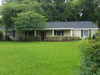 302 Oak Dr, Lake Jackson, TX, 77566