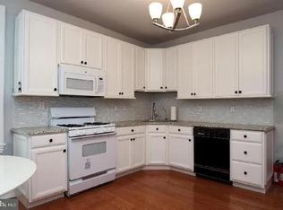 925 Susquehanna Rd, Fort Washington, PA 19034