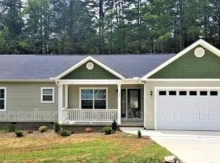 180 W Sunset Ridge Dr, Hendersonville, NC 28729