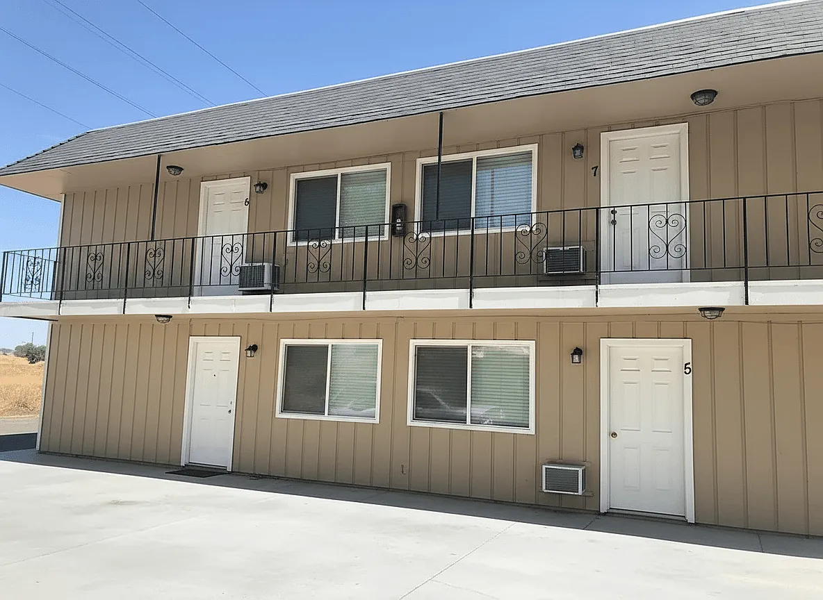 Building Photo - 516 W Tregallas Rd