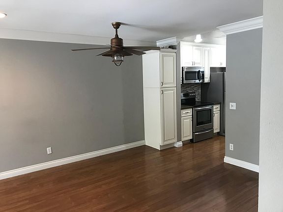 5th image of 6000 Bixby Village Dr APT 8
