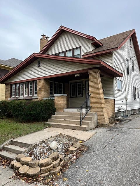 1st image of 855 Douglas St NW