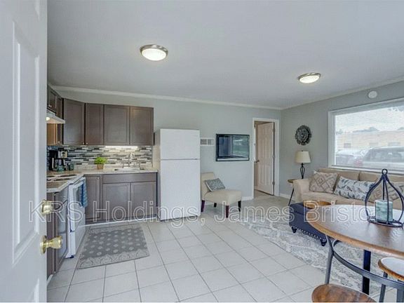 2nd image of 4119 Richmond Hwy
