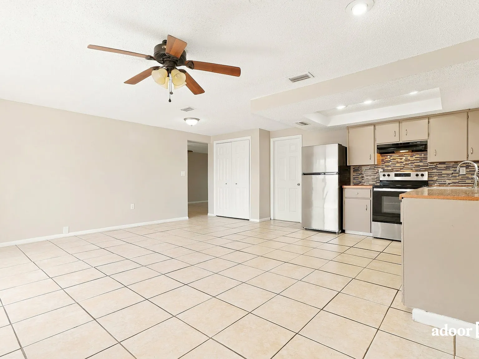 3 bed, 2.0 bath, 1595 sqft, $1,945 — Photo 3