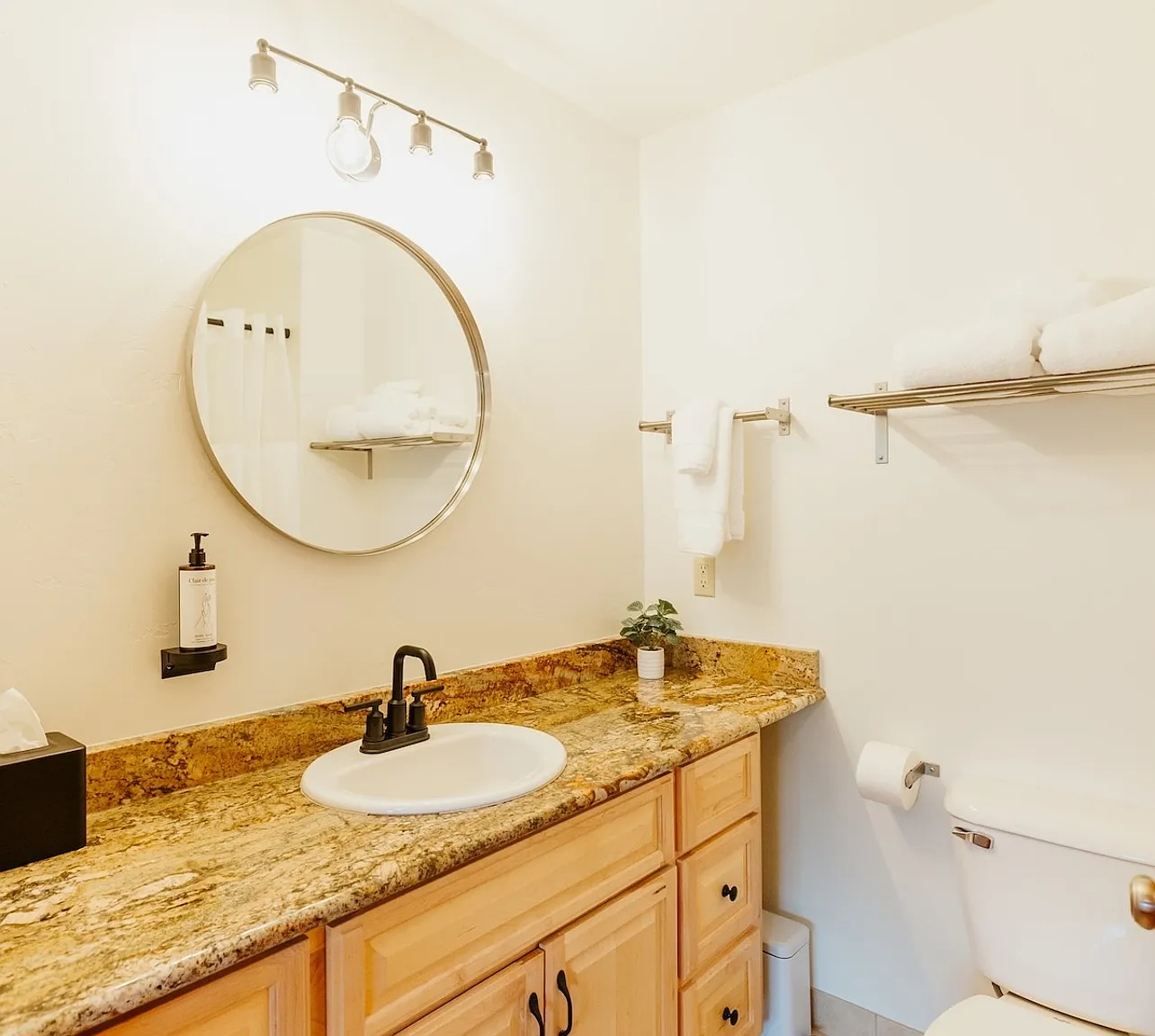 Studio, $2,777 — Photo 4