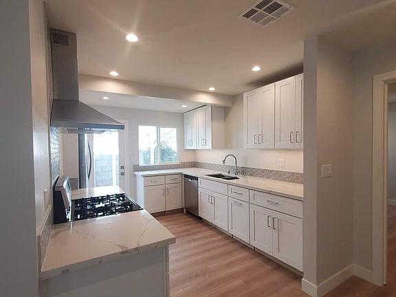 2nd image of 2215 1/2 Waltonia Dr