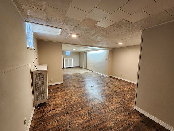 5th image of 302 S 4th St APT 1