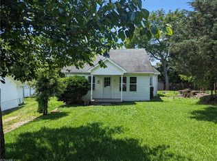 206 Oaklawn St, High Point, NC 27262