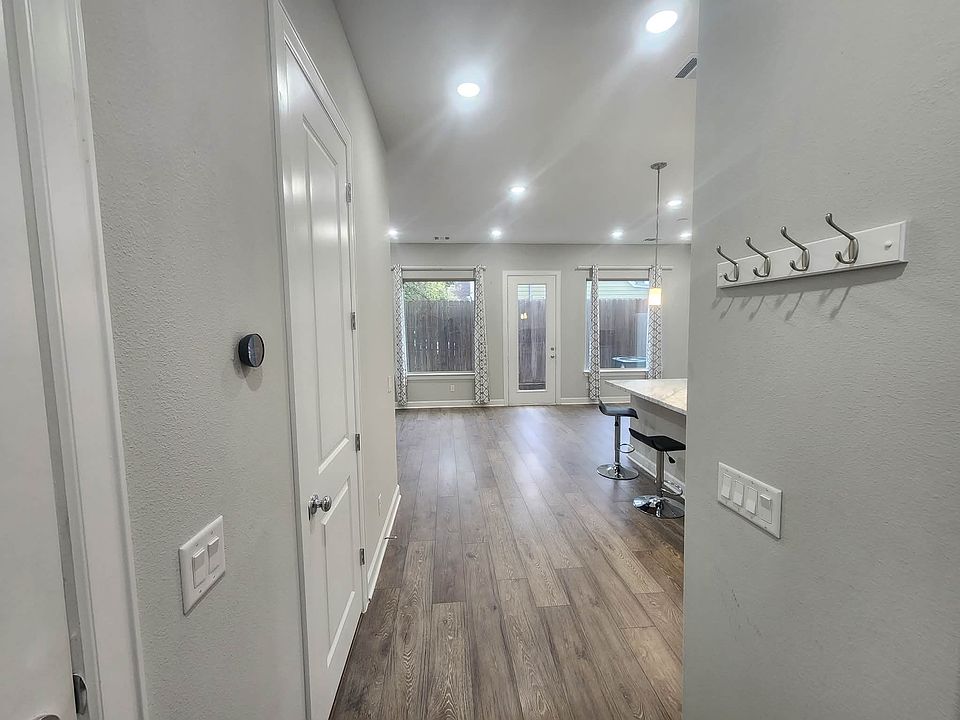 1st image of 5116 Pine Reach Dr