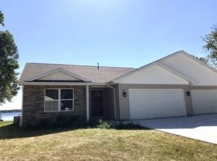 1811 W Side Rd, Rochester, IN 46975