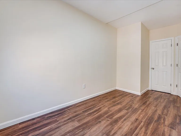 97 Saint Pauls Ave #2 — Photo 17