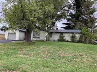 305 E Washington St, Winslow, IN