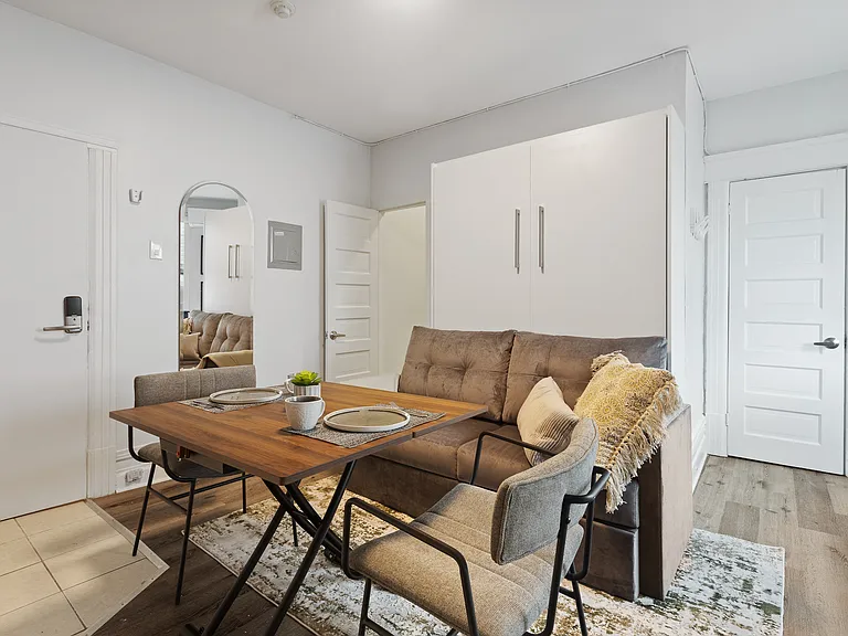 360 Friel St — Photo 11