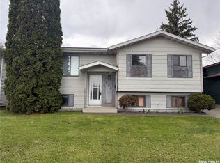 138 WEYAKWIN DRIVE, Saskatoon, SK S7J 4M5