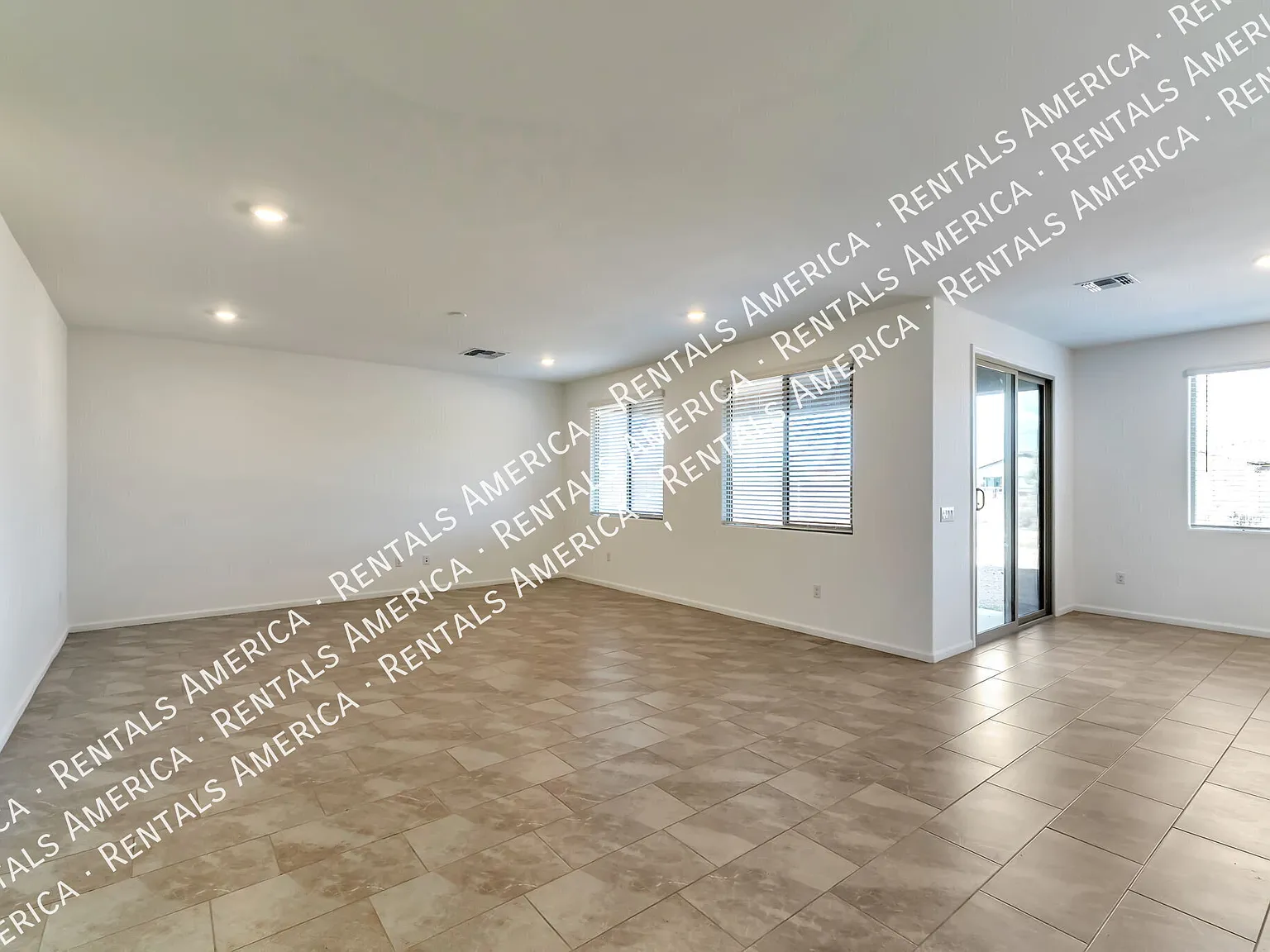 4-Bedroom Home With Loft In Vai — Photo 2