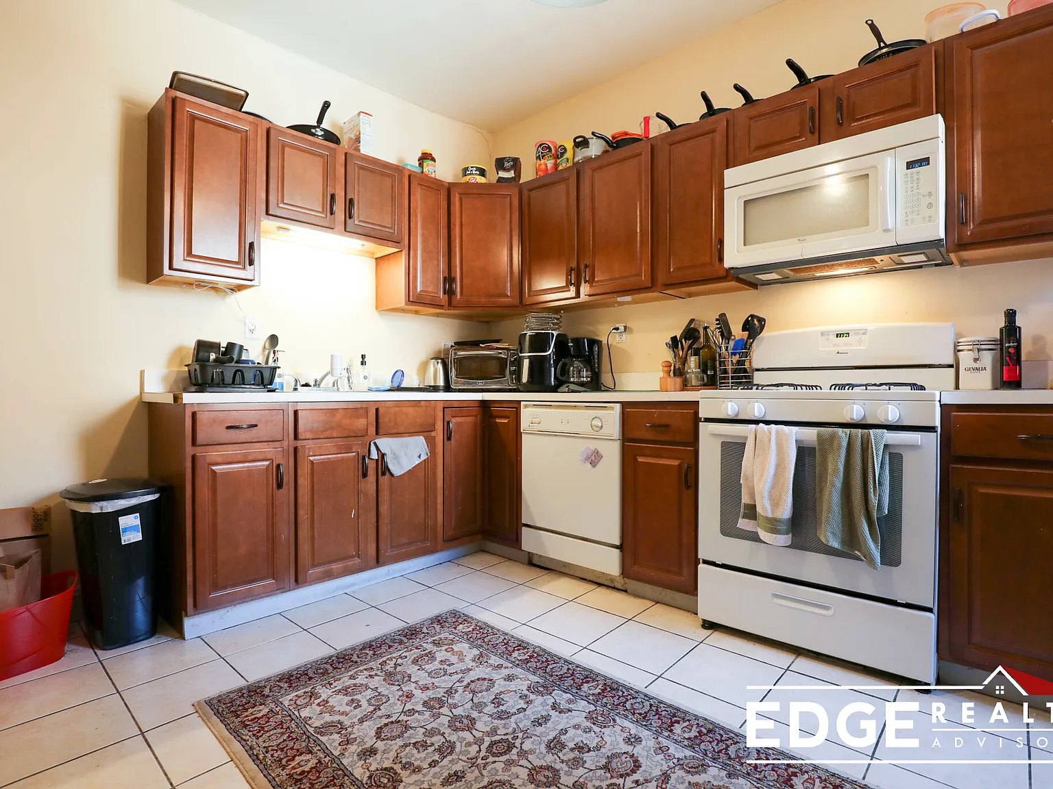 4 bed, 1600 sqft, $4,600 — Photo 4