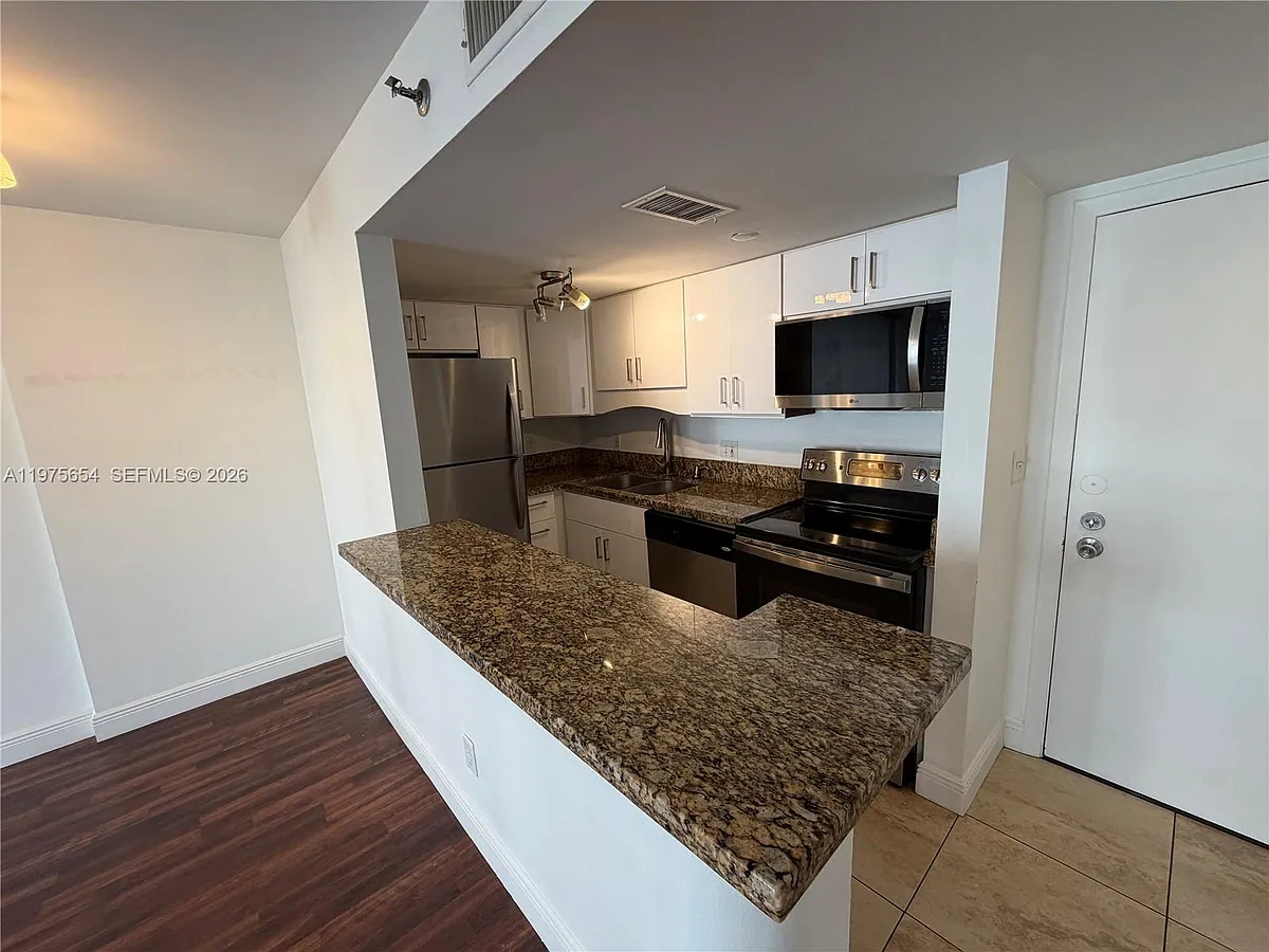 Building Photo - 770 Claughton Island Dr #707