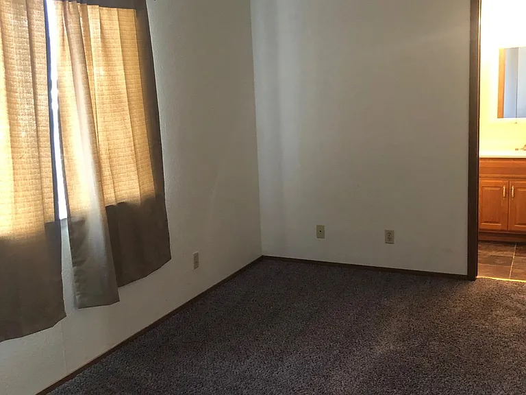 1855 Putnam Dr — Photo 7