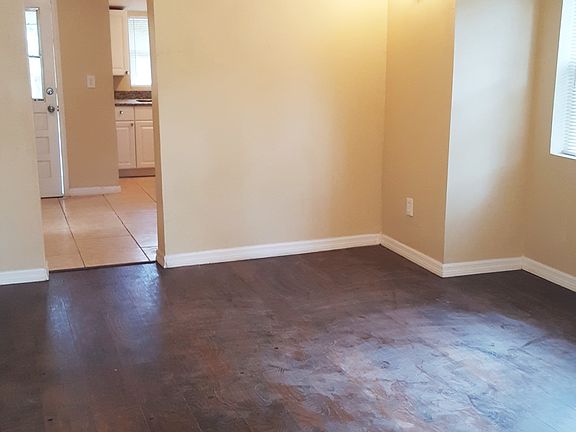 4th image of 913 E Louisiana Ave
