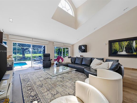 3rd image of 506 Misty Oaks Dr