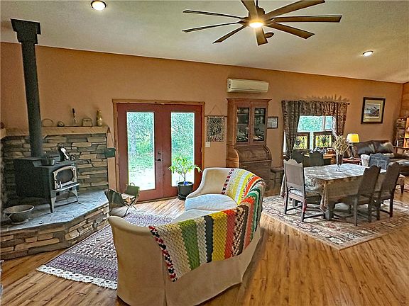 4th image of 5865 Eastview Road