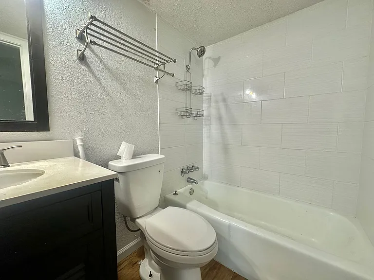 2205 Muroc St #101 — Photo 9