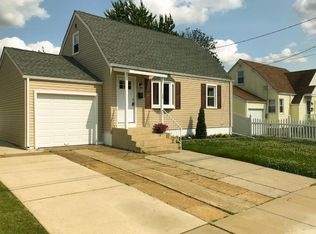 15 Monroe Ave, Bellmawr, NJ 08031