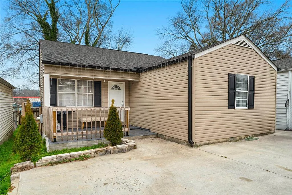 1411 Classic Chase Dr photo 1