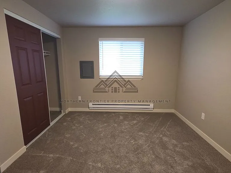 524 E Pine St — Photo 19