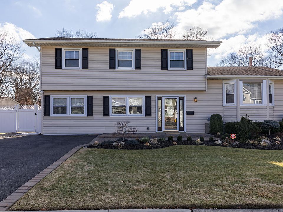 1st image of 14 Andover Dr