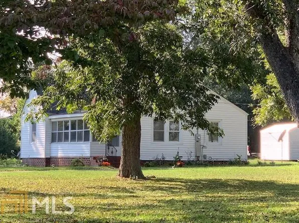 214 Harvey St, Dexter, GA 31019